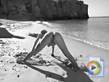 Sandy In A Special Black N White Scene On Beach
():  
: 17  2012